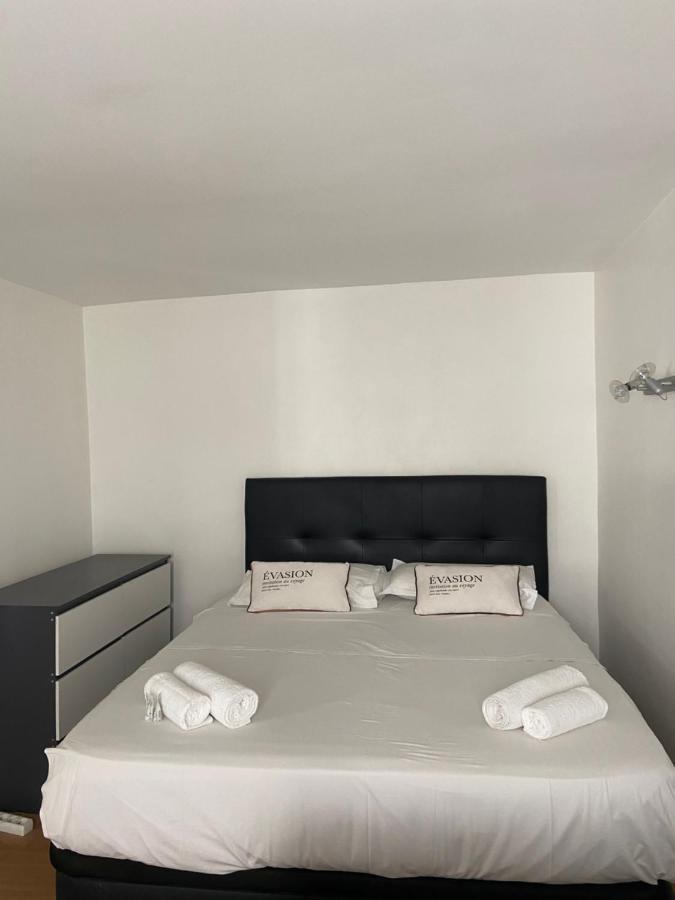 Tres Bel Appartement Montmartre Paris Eksteriør billede