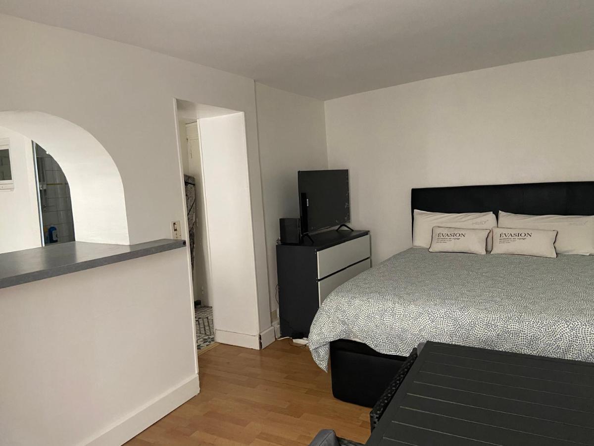 Tres Bel Appartement Montmartre Paris Eksteriør billede